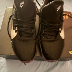 Nike Black Athletic Shoes Mid-Top Design